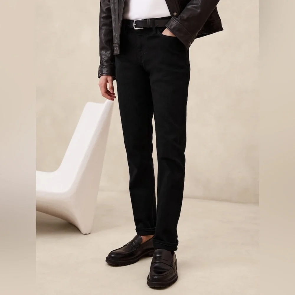 NWT Banana Republic Black Skinny Traveler Jean 2.0 Size 31 X 34.